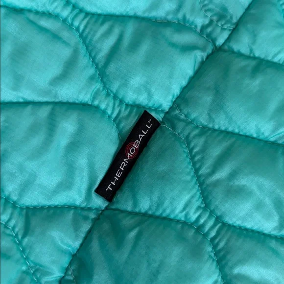 The North Face Aqua Thermoball Quilted Jacket - Picture 4 of 6